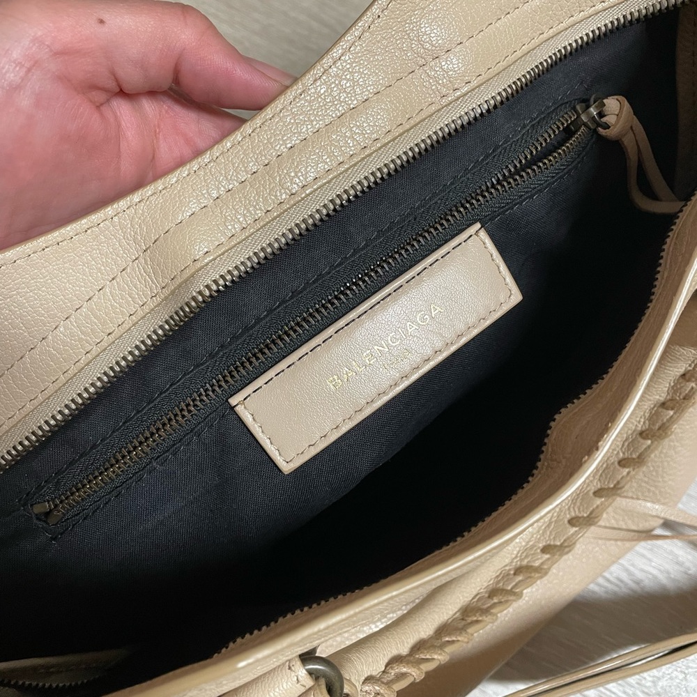 Balenciaga Beige Leather Handbag - Picture 5 of 15